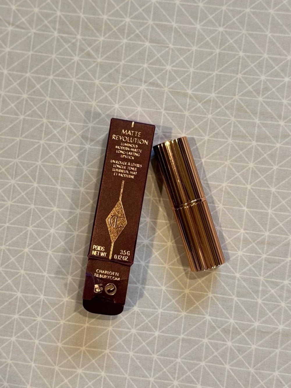 Charlotte Tilbury Matte Revolution Lipstick - IN SHADE GRACEFULLY PINK